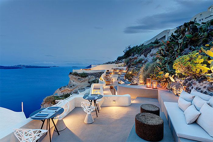 Mystique Santorini grounds